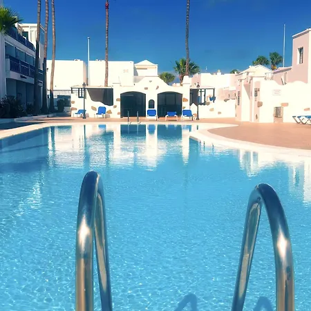 Lägenhet Bellissima With Pool And Wi-fi, 200m From The Sea In