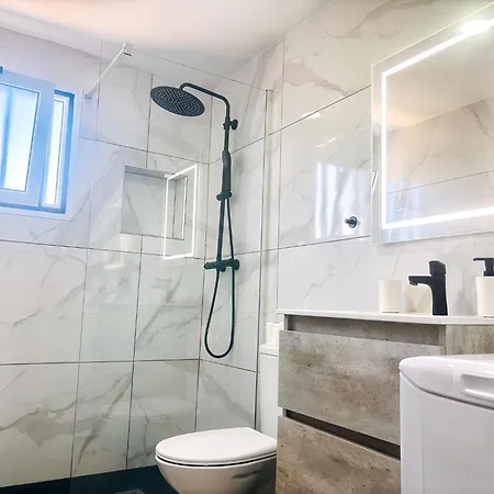 Bellissima With Pool And Wi-fi, 200m From The Sea In Puerto del Carmen