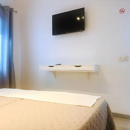 Lejlighed Bellissima With Pool And Wi-fi, 200m From The Sea In *