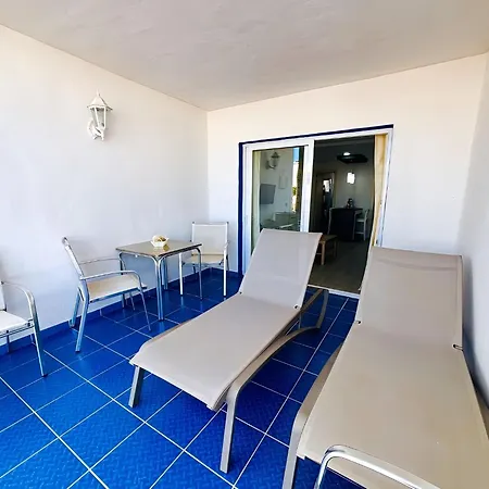 Lejlighed Bellissima With Pool And Wi-fi, 200m From The Sea In