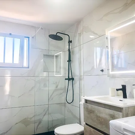 Lejlighed Bellissima With Pool And Wi-fi, 200m From The Sea In *