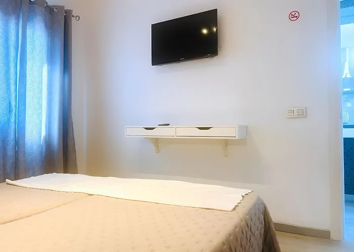 Apartment Bellissima With Pool And Wi-fi, 200m From The Sea In *