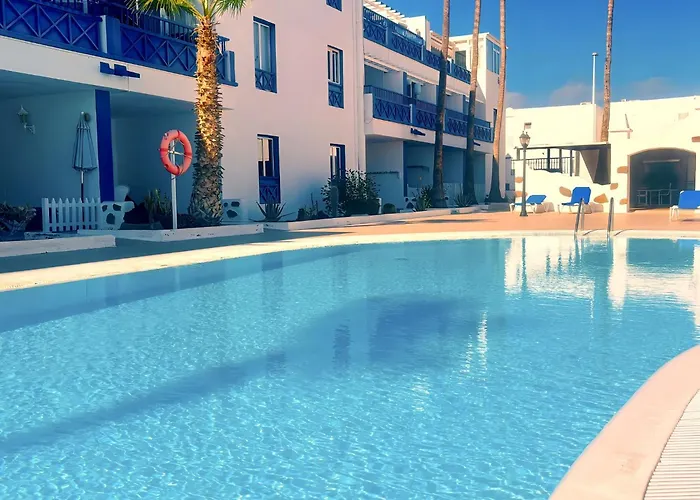 Bellissima With Pool And Wi-fi, 200m From The Sea In Appartement