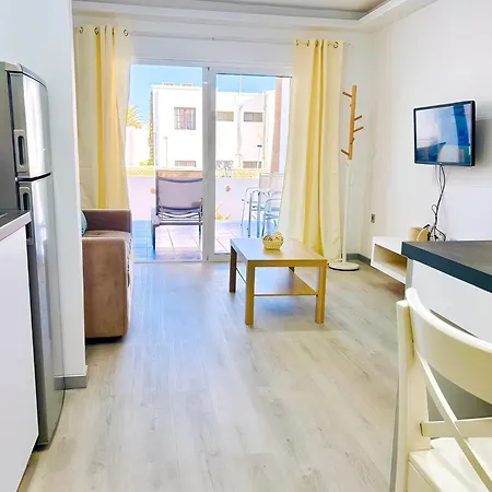 Bellissima With Pool And Wi-fi, 200m From The Sea In Puerto del Carmen